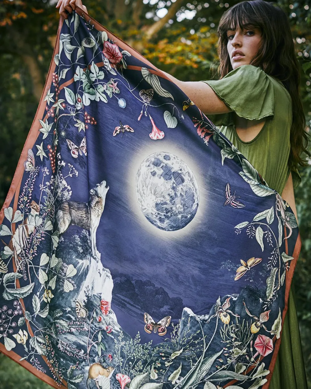 Discount Fable England Wolf Garden Narrative Square Scarf
