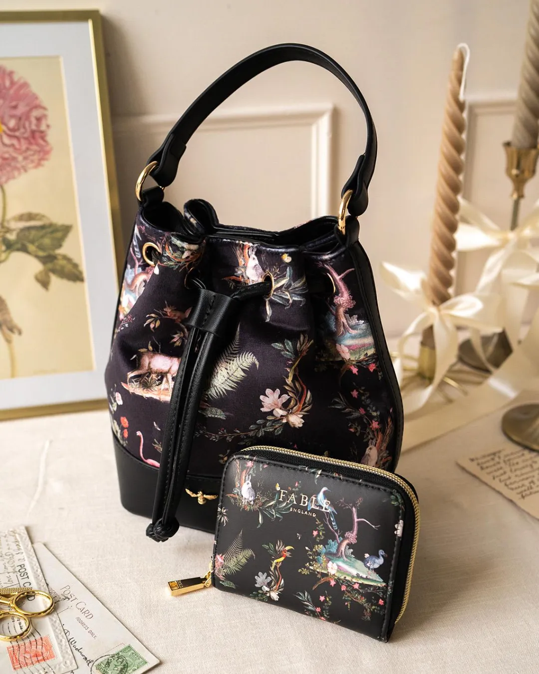 Sale Fable England Wonderland Bucket Purse
